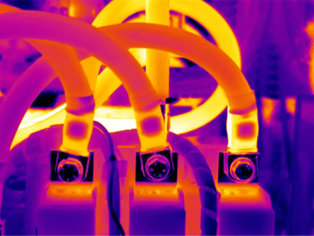 Inspeção e Estudos com Câmeras de Termografia